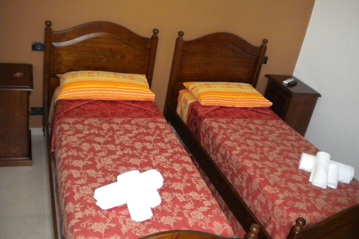 Room 14 of 32