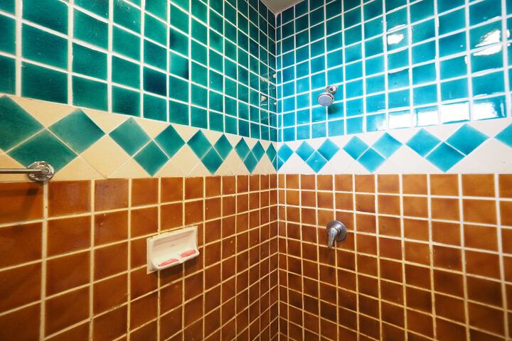 Room 23 of 32