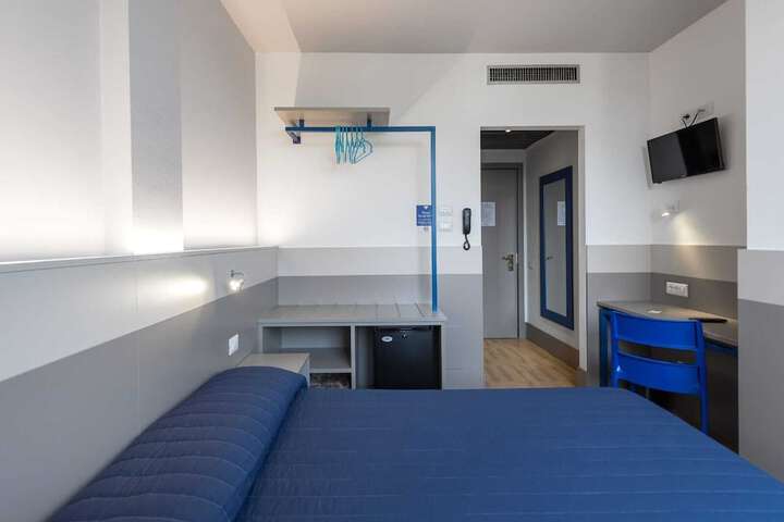 Room 3 of 10