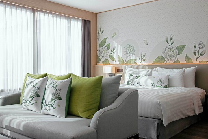 Room 28 of 165