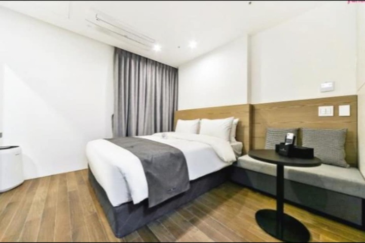 Room 10 of 78