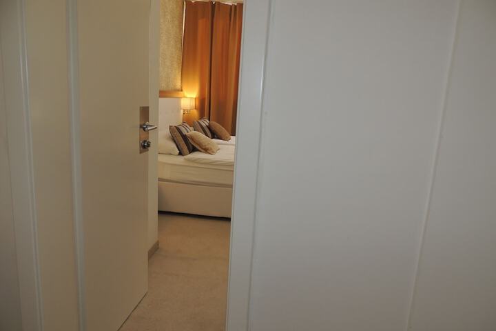 Room 37 of 54