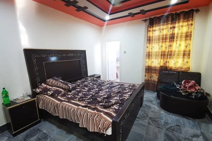 Room 2 of 7
