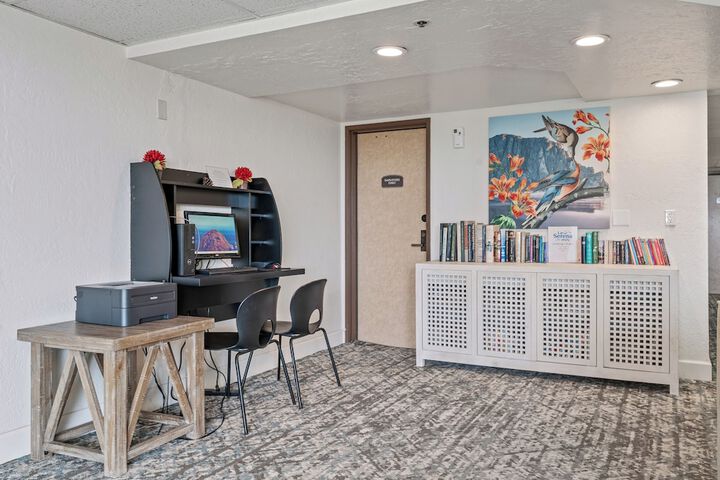 Business Center 52 of 60