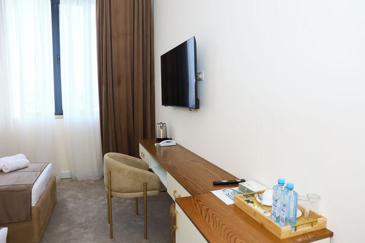 Room 65 of 133
