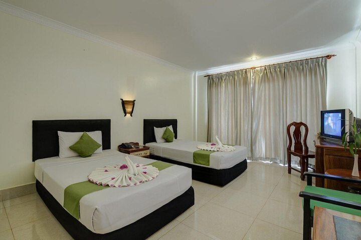 Room 8 of 22