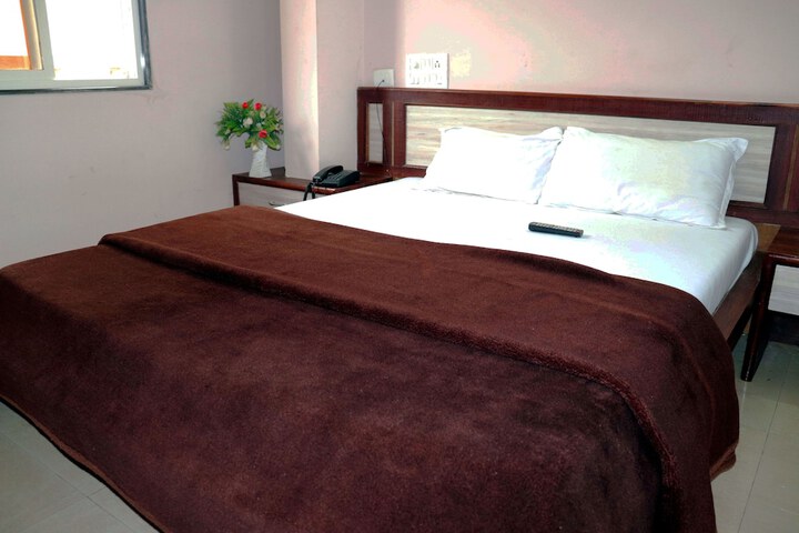 Room 12 of 37