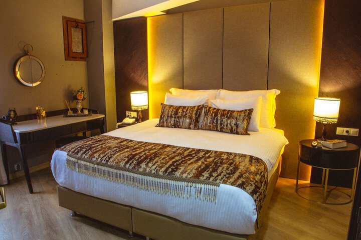 Room 33 of 60