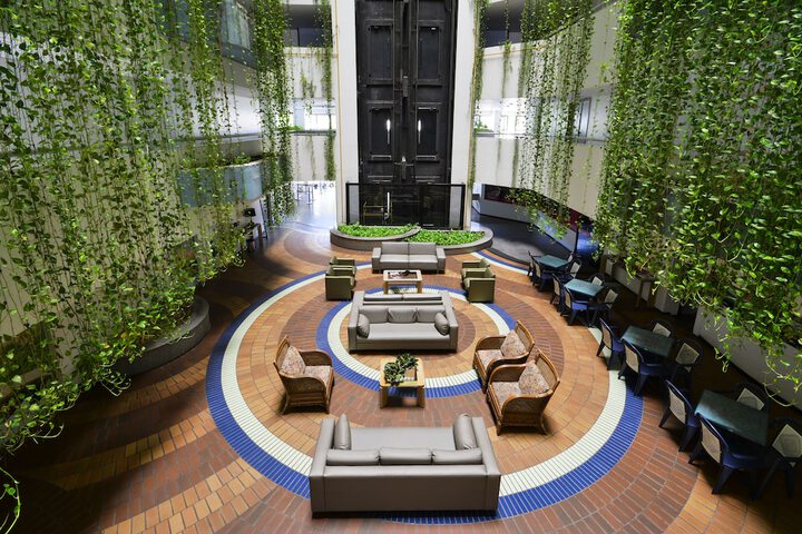 Entrance & Lobby