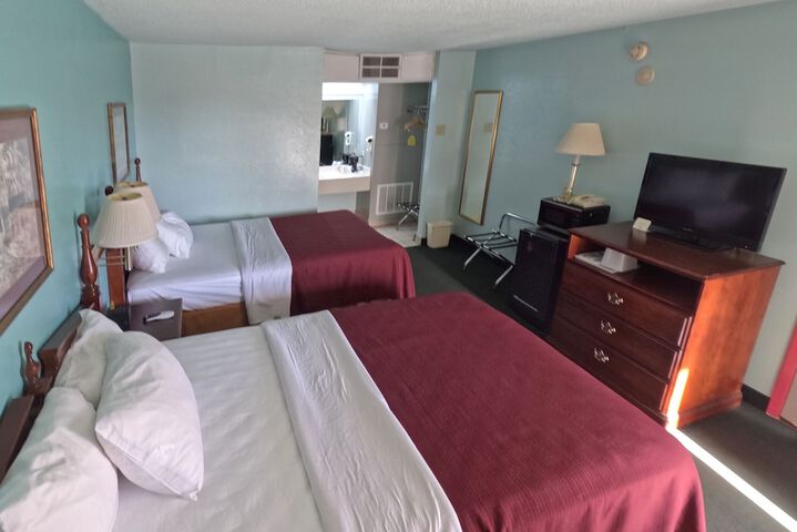 Room 12 of 33