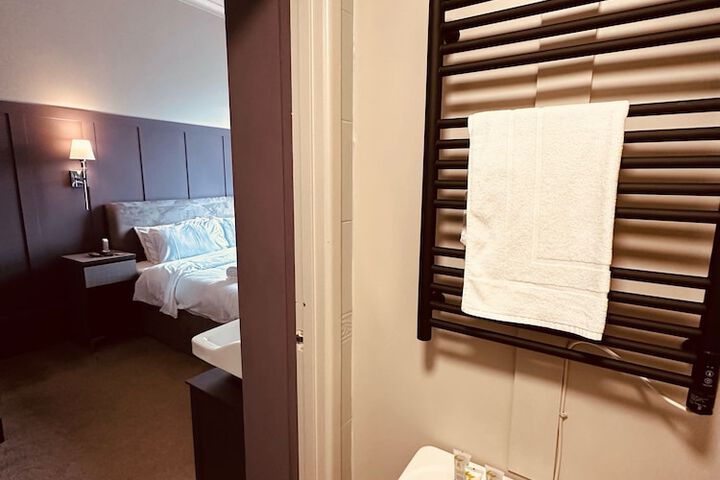 Room 13 of 171