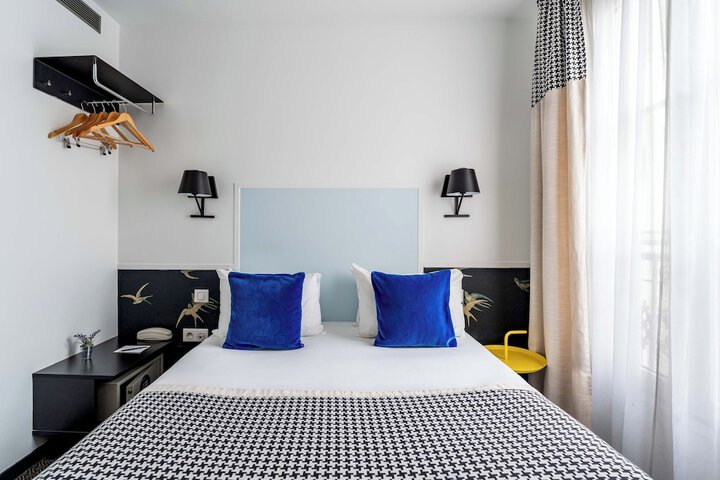 Room 33 of 71