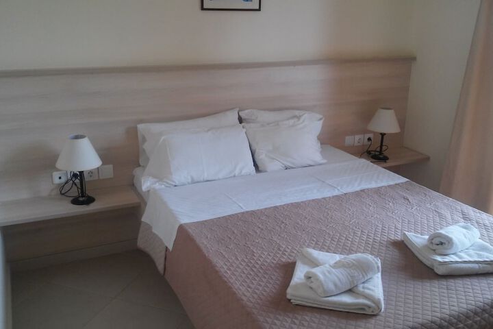 Room 4 of 49