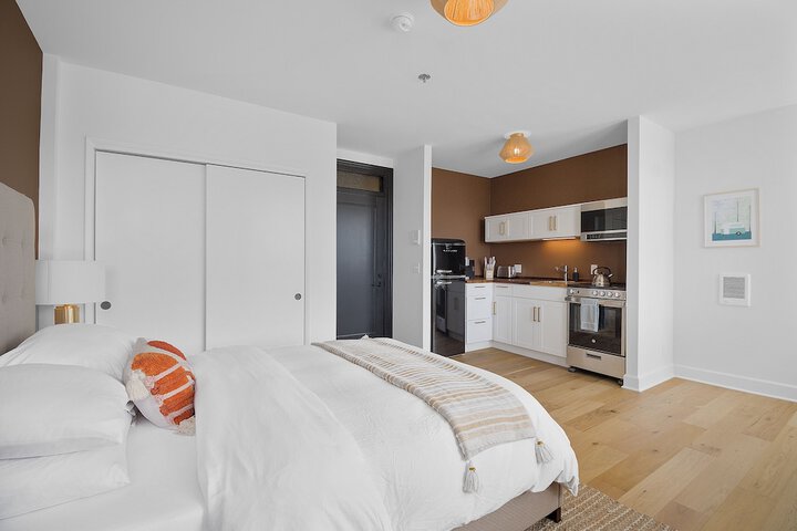 Room 46 of 172