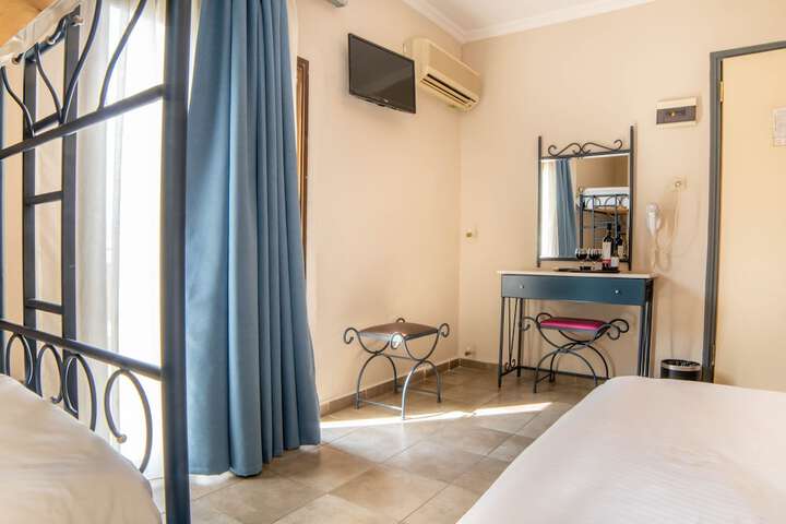 Room 72 of 120