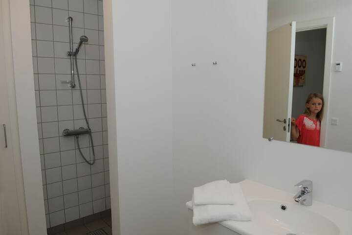 Room 17 of 39