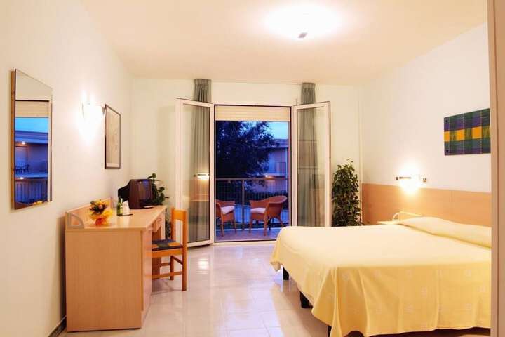 Room 10 of 54