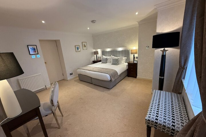 Room 43 of 79