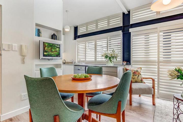 Dining 18 of 28