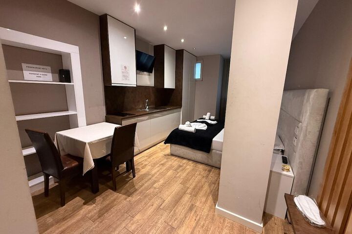 Room 14 of 34