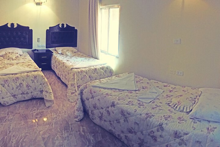 Room 5 of 17