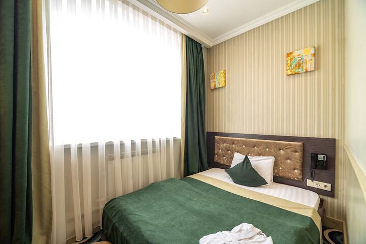 Room 12 of 34