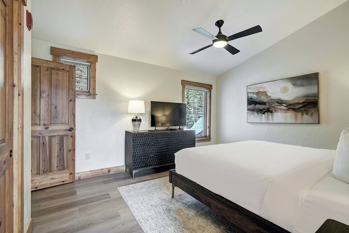 Room 37 of 180