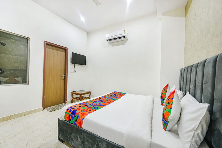 Room 14 of 32