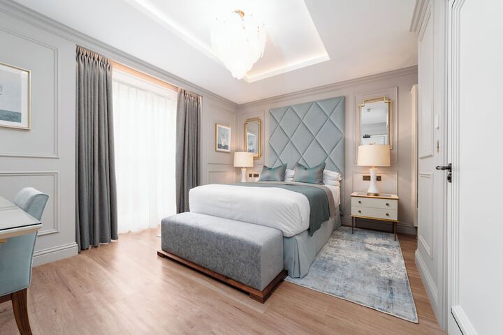 Room 14 of 25