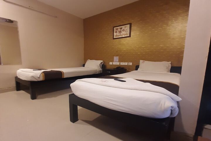 Room 15 of 22