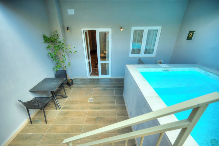 Pool 65 of 117