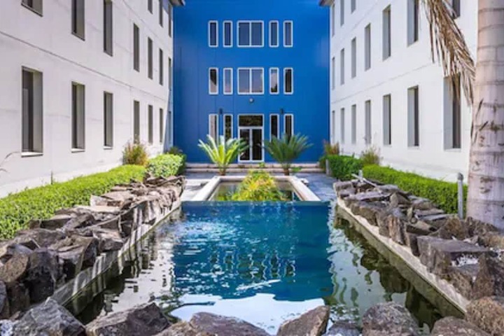 Hotel Exterior 56 of 60