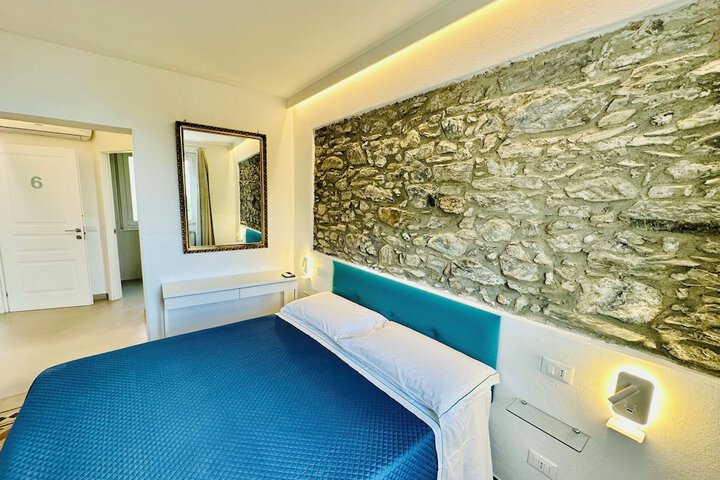 Room 123 of 190