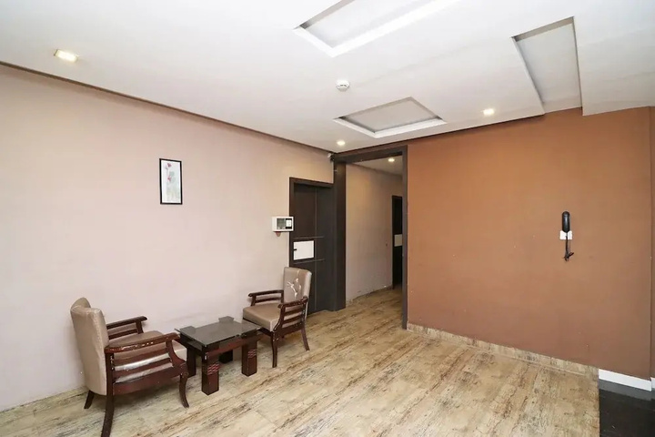 Room 11 of 20