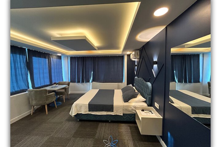 Room 9 of 32