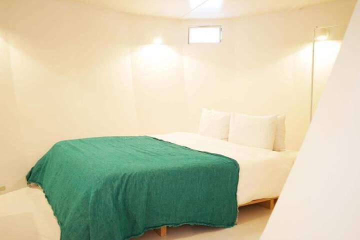 Room 5 of 21