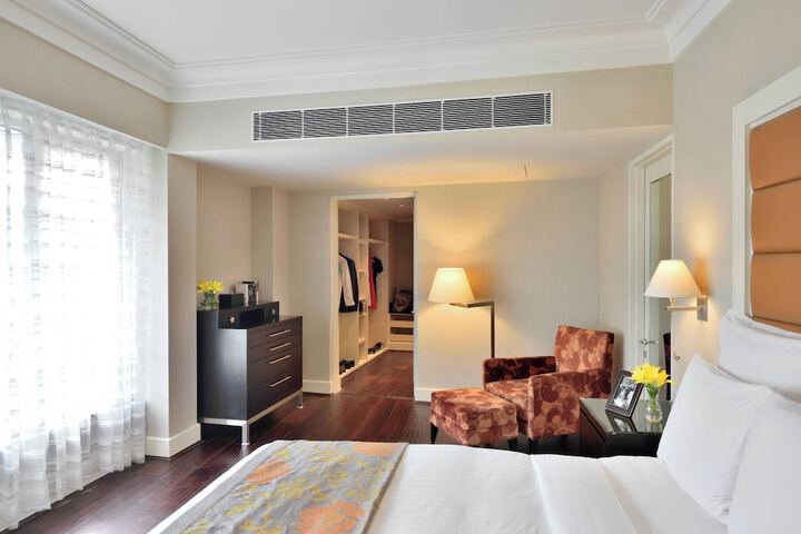 Room 9 of 37