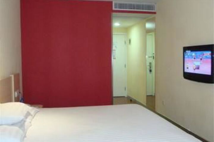 Room 18 of 61
