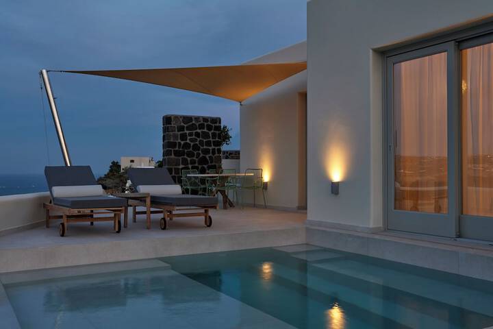 Pool 53 of 61