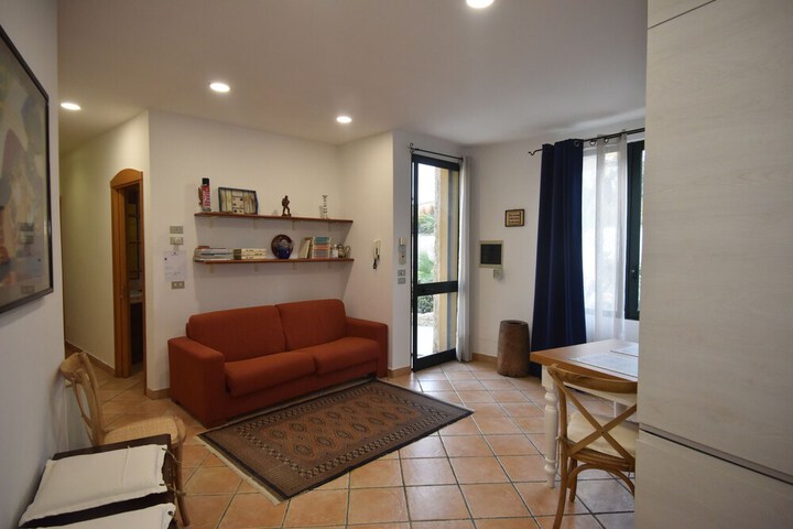 Room 9 of 18