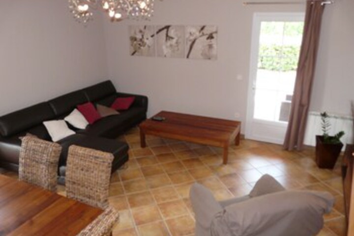 Room 9 of 28