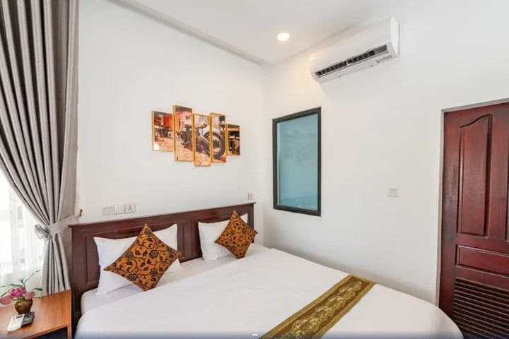 Room 25 of 47