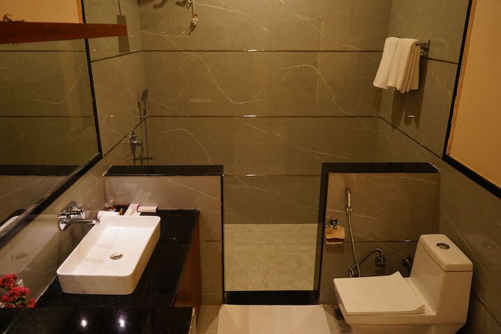 Room 30 of 58