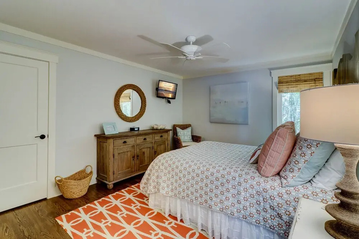 Room 3 of 21