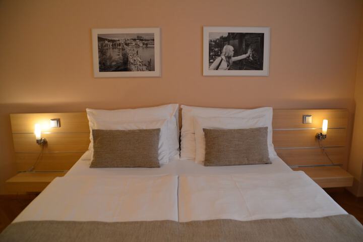 Room 7 of 71