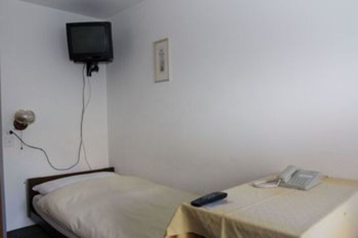 Room 21 of 53