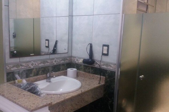 Room 107 of 112