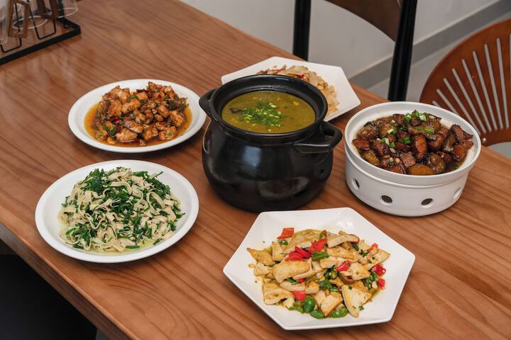 Dining 90 of 113