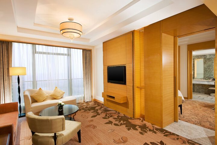 Room 15 of 93