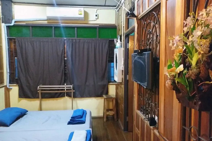 Room 4 of 48